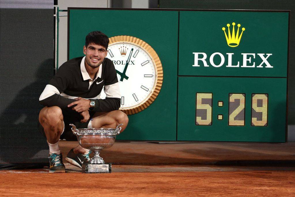 电竞足球平台_阿卡法网大逆转卫冕创纪录电竞足球平台，网坛迎来“辛卡决”的时代