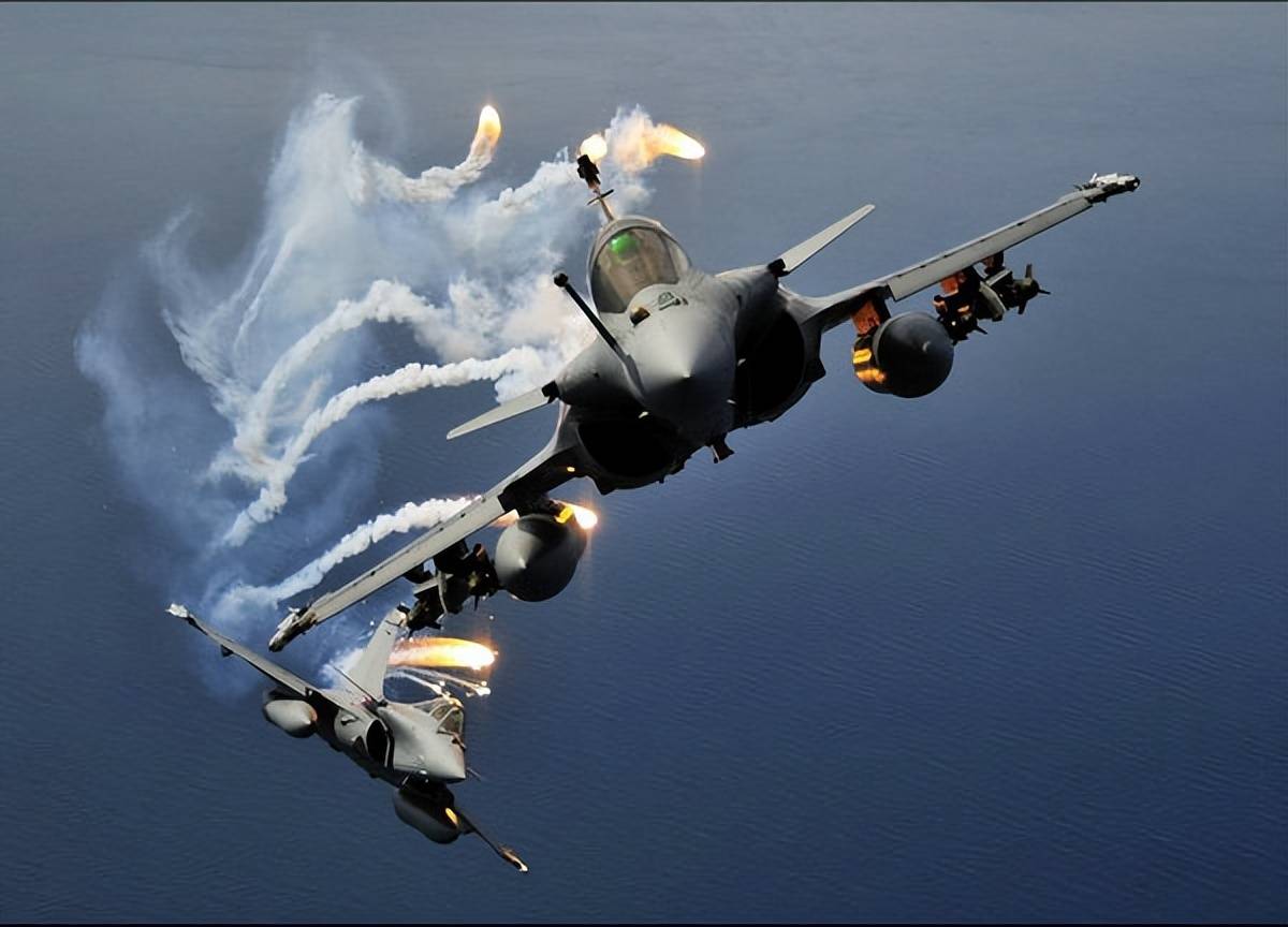 意大利足球联赛_3名阵风飞行员当场阵亡意大利足球联赛，超250人战死，终于明白印度为何拒绝公布伤亡人数