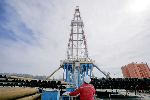 伊朗足球_终于打天然气厂了！美制爱国者全打光伊朗足球，俄军匕首高超弹炸穿储备库