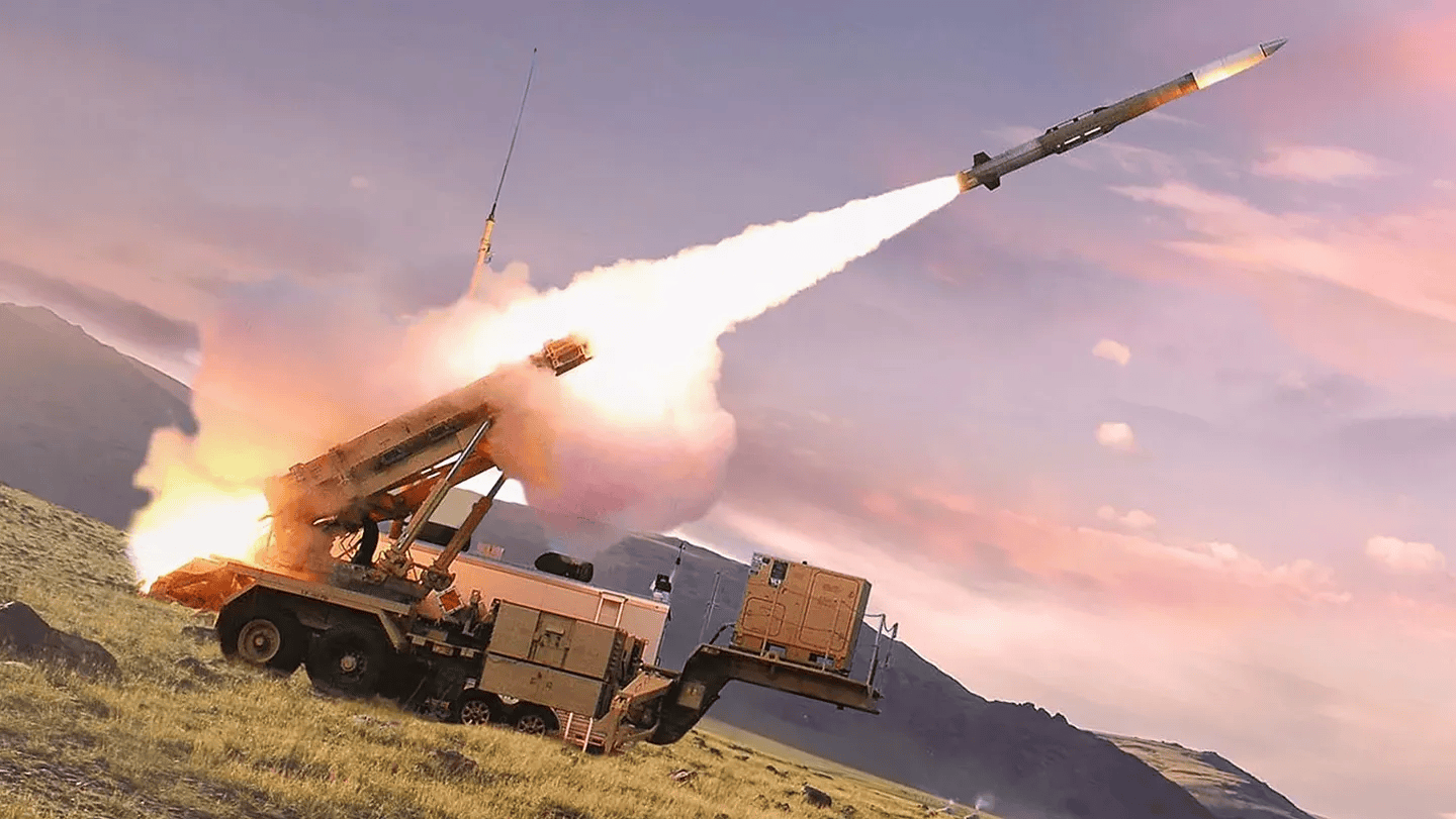 伊朗足球_终于打天然气厂了！美制爱国者全打光伊朗足球，俄军匕首高超弹炸穿储备库