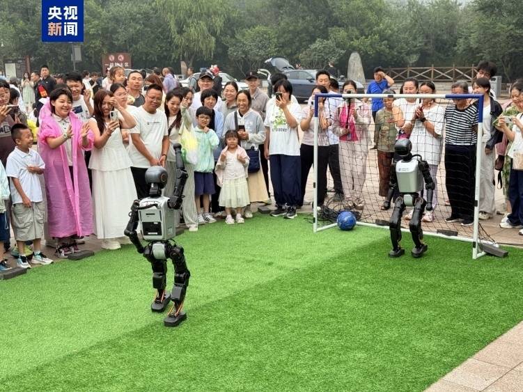 中国女子甲组联赛_全球首创中国女子甲组联赛！2025世界人形机器人运动会能量传递活动启幕