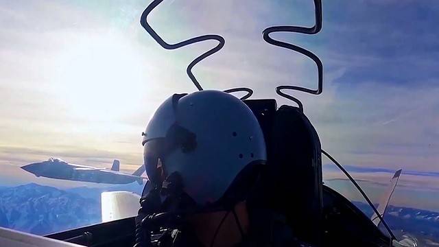 怎么注册皇冠信用网_都见不得中国强大！歼20隐身战机飞越对马海峡怎么注册皇冠信用网，美日罕见没发现？