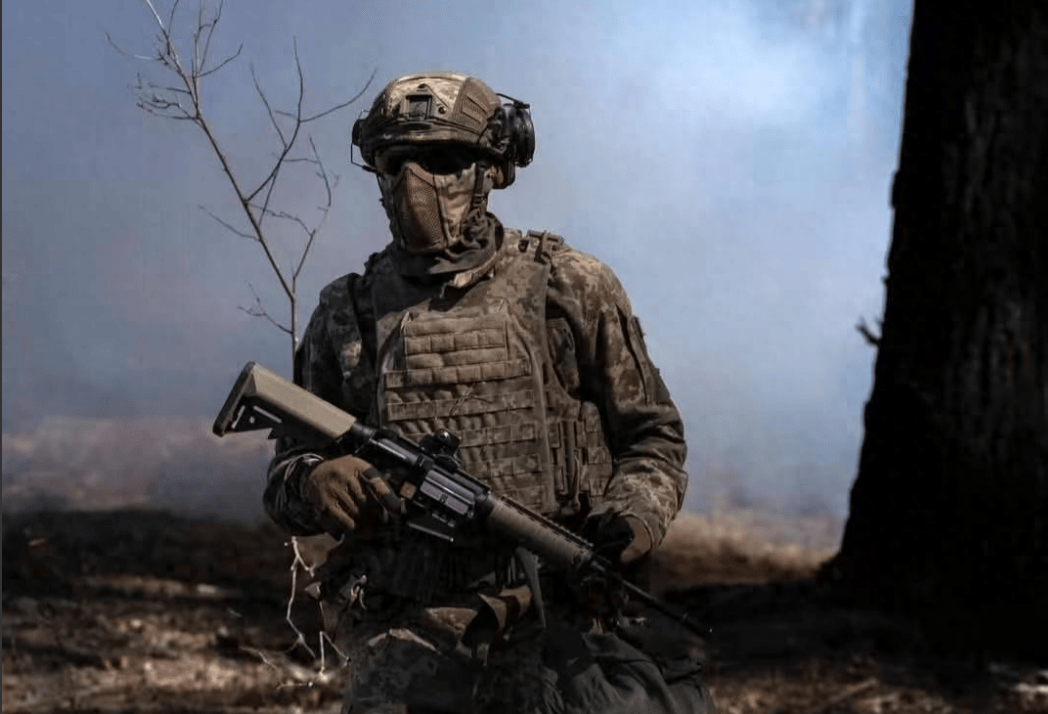 皇冠信用网足球代理_俄军尖兵攻入红军城市中心皇冠信用网足球代理，40%街区展开巷战，数万乌军和西方军人被困