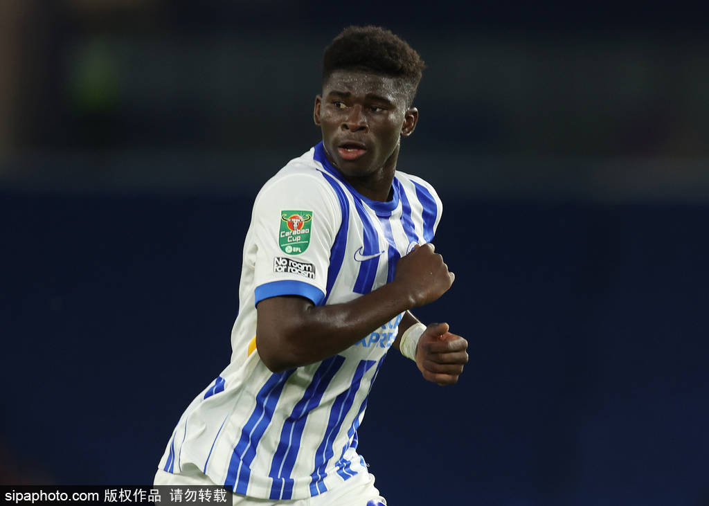 皇冠信用盘平台出租_曼联新星崛起：巴莱巴与红魔达成5年协议皇冠信用盘平台出租，转会背后隐藏着怎样的故事？