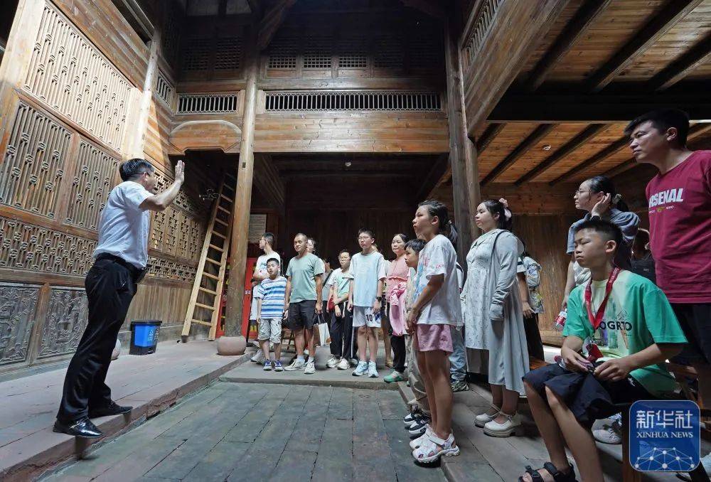 足球平台出租网_日本投降后足球平台出租网，他代表中国参加东京审判