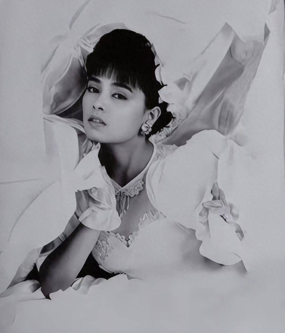 皇冠信用网_歌手千百惠去世 儿子：妈妈唯一遗憾就是没有看到家乡回归祖国