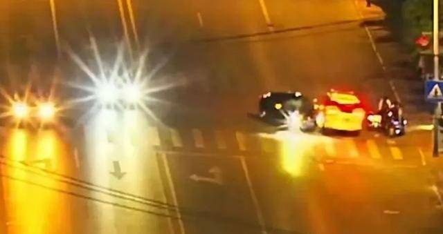 皇冠信用网怎么代理_向前一横！辽P0952警皇冠信用网怎么代理，救下5个孩子