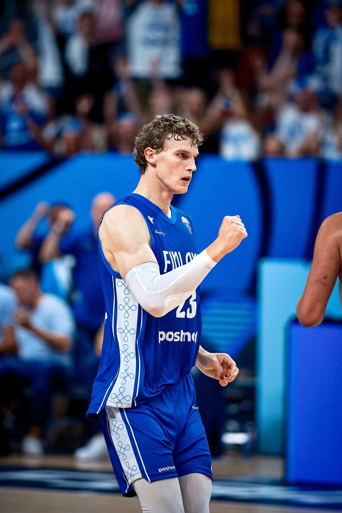 克拉伦斯斑马vs格莱诺基骑士_芬兰爆冷淘汰塞尔维亚克拉伦斯斑马vs格莱诺基骑士！约基奇33+8马尔卡宁29+8