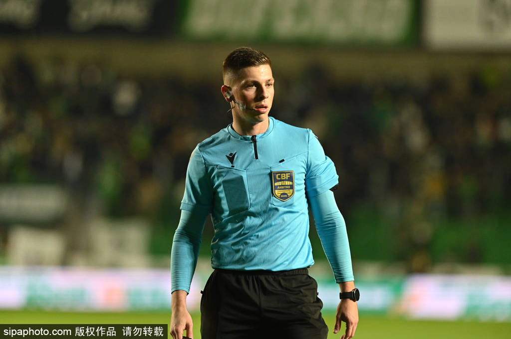 塞尔维亚vs英格兰足球_鲁希转会韦斯特鲁告吹：尤文图斯的战术困局与未来展望