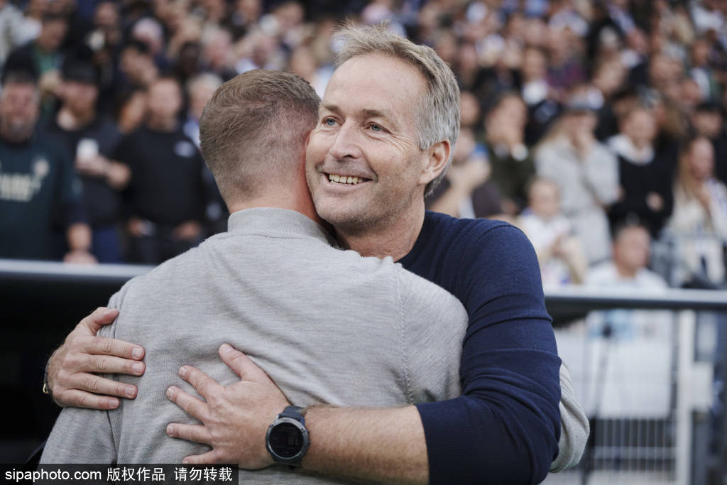 皇冠足球平台申请_4-3逆转！3-1拿下！中超疯狂一夜：蓉城+申花紧追海港皇冠足球平台申请，积分榜更新，争冠太刺激了