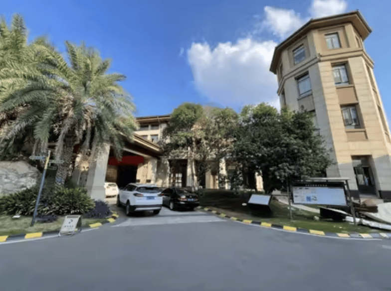 皇冠会员如何申请_3256平米别墅288万起拍皇冠会员如何申请，单价不到900元，内景配置曝光，目前0人报名；拍卖商回应：在开发商名下，想通过拍卖吸引更多人参与