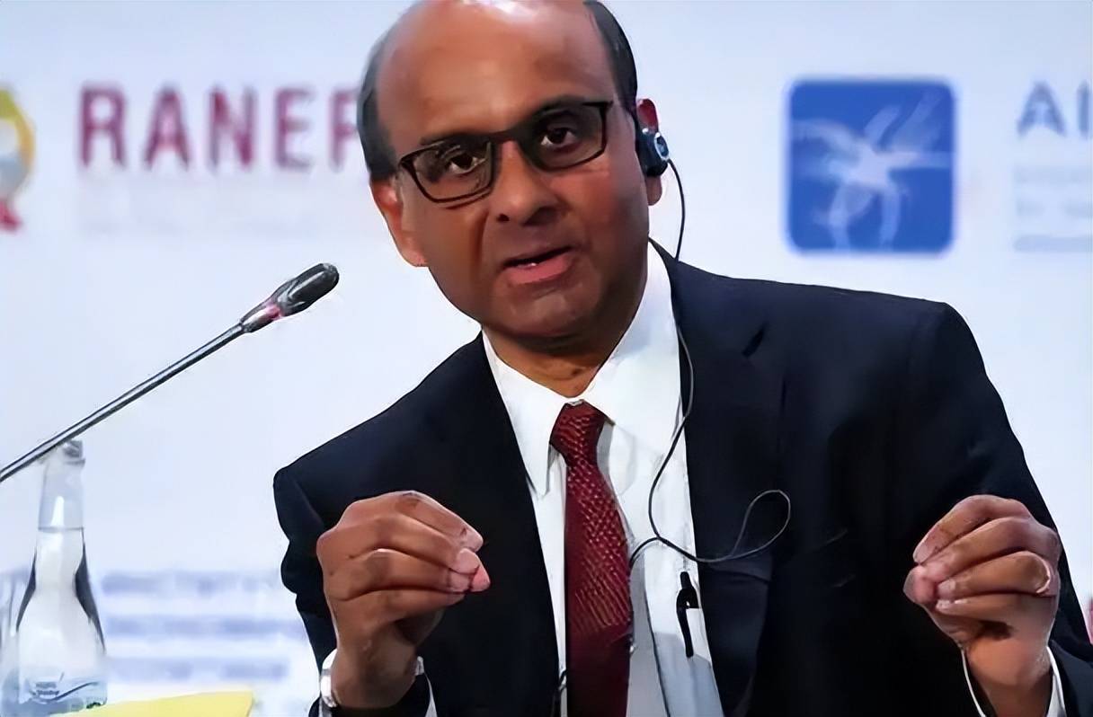 皇冠信用网代理_特朗普下劝降令皇冠信用网代理，不给稀土就放金融核弹？新加坡总统喊话中国放弃自给自足