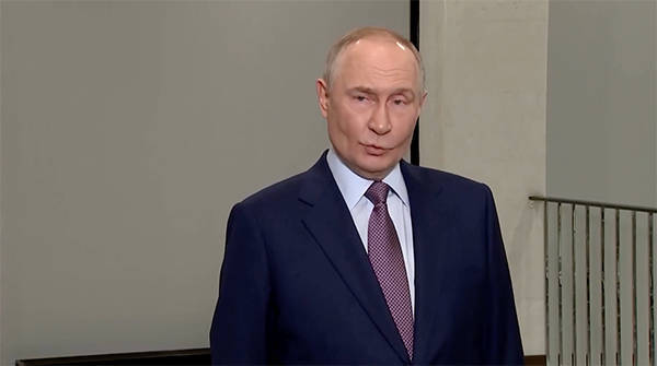 皇冠足球平台代理_普京对美强硬表态后皇冠足球平台代理，特朗普来劲了：很好，半年后拭目以待