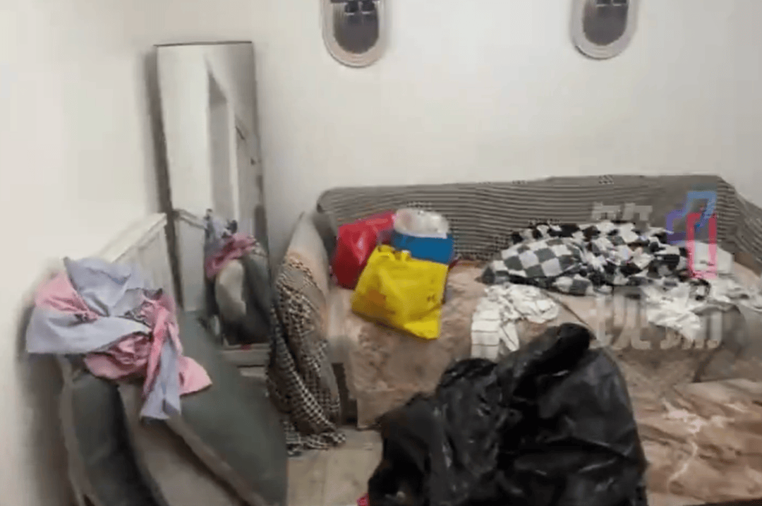 皇冠信用网注册账号_3女孩两个月将房子住“包浆”后跑路皇冠信用网注册账号，5人花6小时才清理干净，房东：还欠700多元