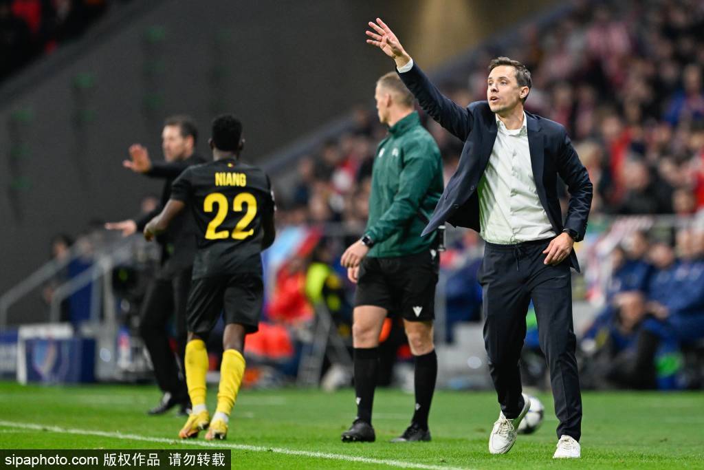 皇冠信用网开号_梅西引领迈阿密国际3-0大胜纳什维尔皇冠信用网开号，阿尔巴助攻阿连德破门背后的战术解析