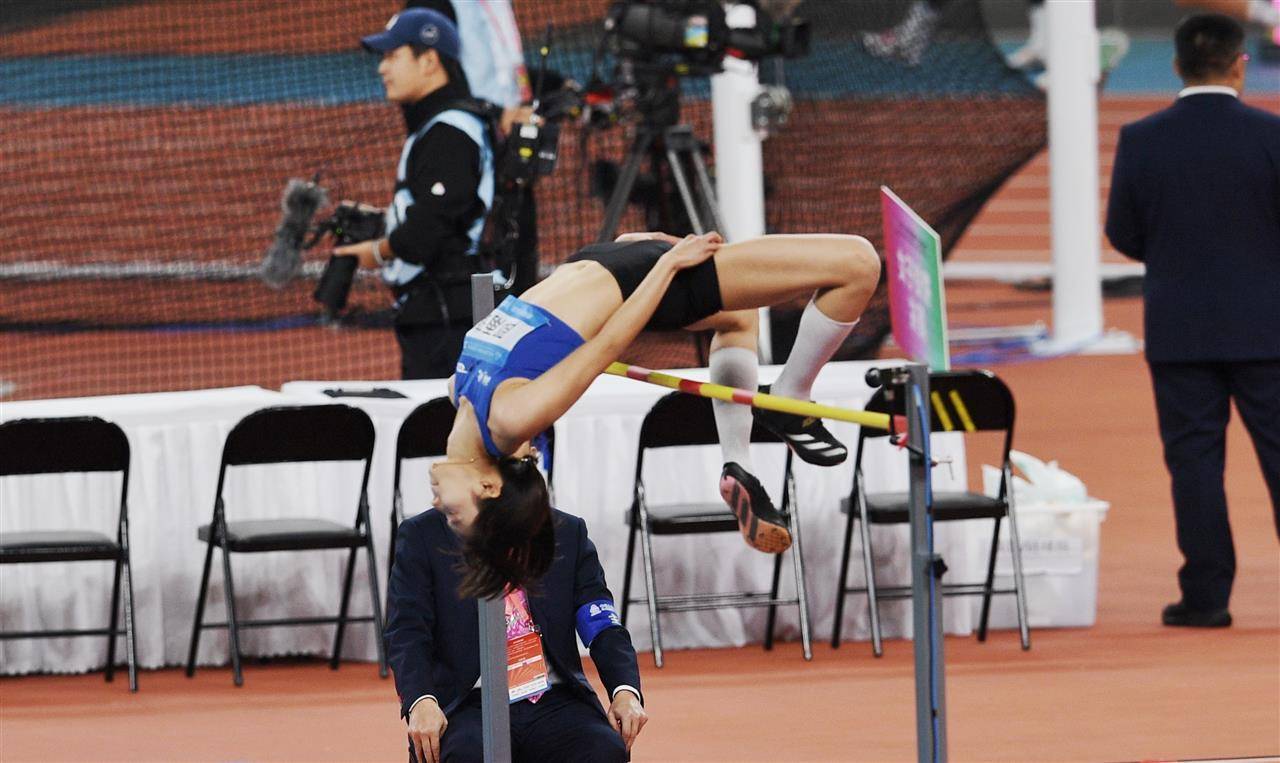 皇冠信用网如何申请_清华学霸皇冠信用网如何申请，一跃登顶！湖北选手邵雨琪摘得全运会女子跳高金牌