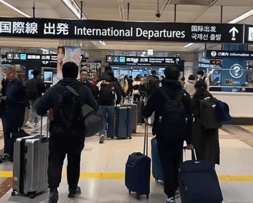 皇冠信用網登1_日本多次不宣而战皇冠信用網登1，中国不得不防，高市早苗沉默之际，国人紧急返华