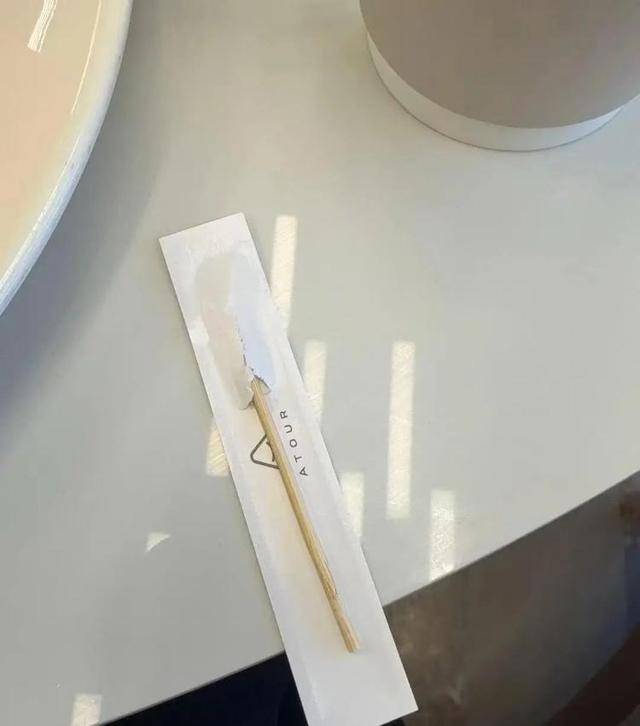 皇冠信用网址_女子称在亚朵酒店内用牙签皇冠信用网址，入口后猛然发现可能是别人用过的，店方回应