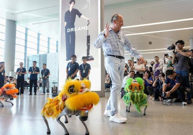 皇冠信用网注册网址_一键下单皇冠信用网注册网址!机器人要来给你“打工”啦|新民侨梁