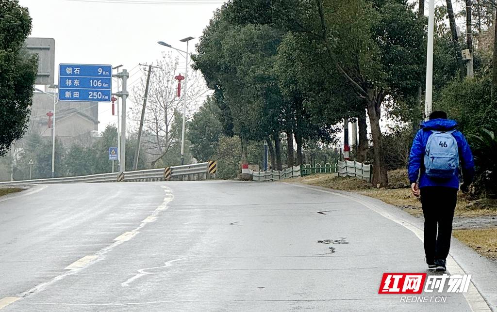 介绍个信用网网址_两个湖南“蛮子”的湘超赌约:结果一人徒步300公里介绍个信用网网址,一人徒步180公里